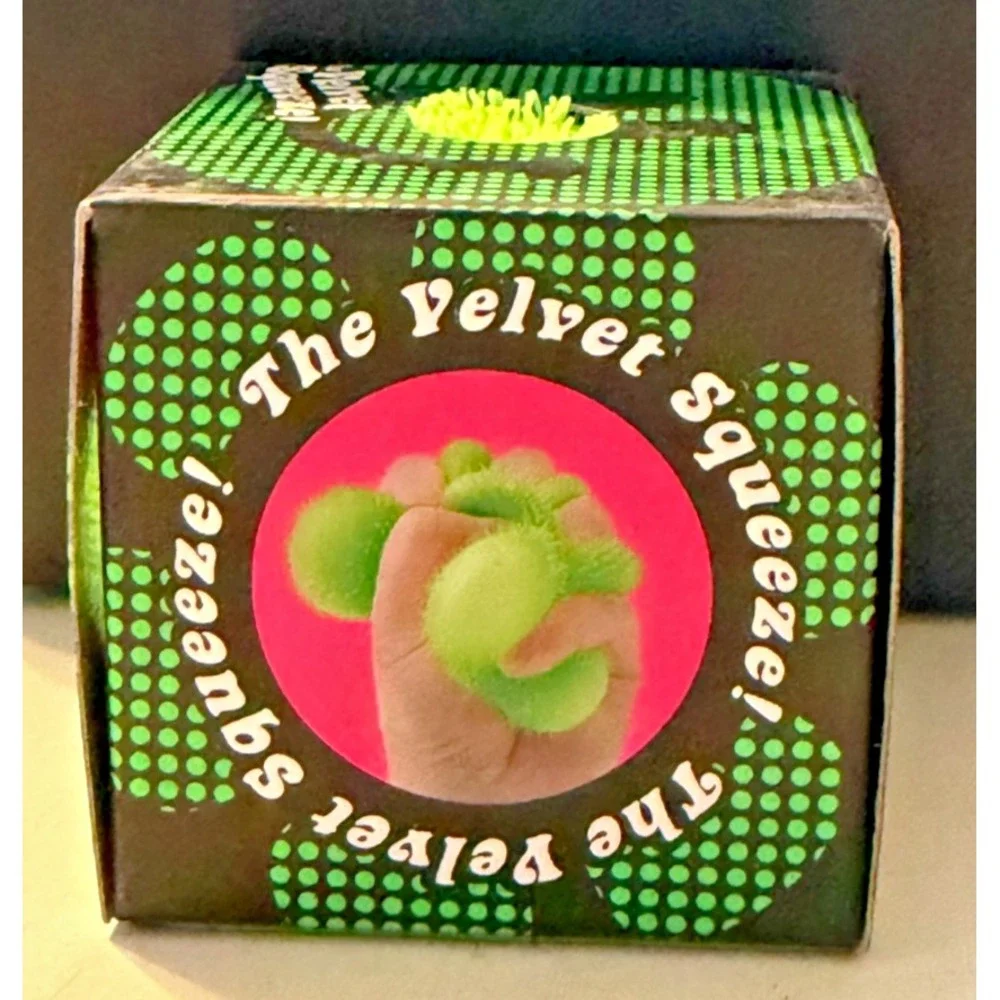 Schylling Authentic Needoh FUZZ BALL Flower Power Squish GREEN🔥